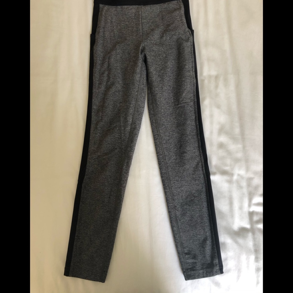 Lululemon Size 6 Black/Grey Legging